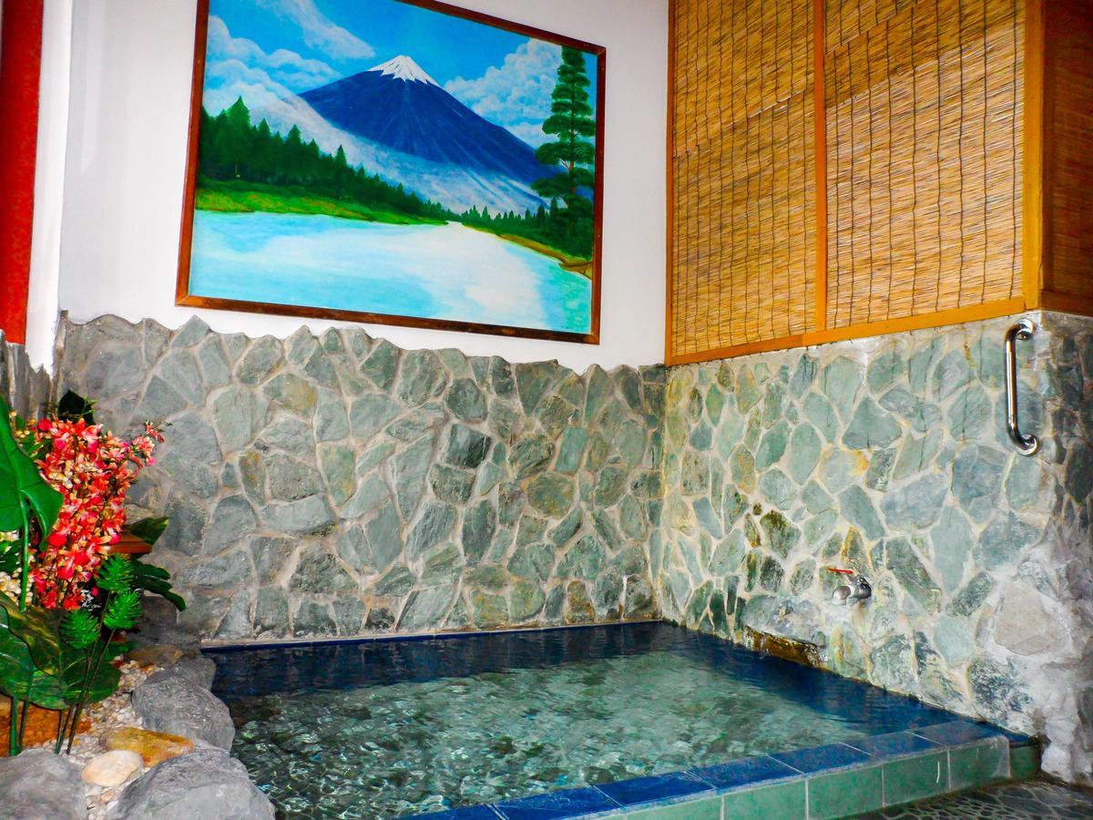 Makiling Onsen Hotel Лос-Баньос Экстерьер фото