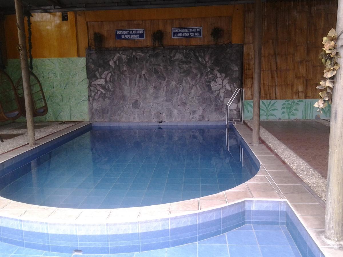 Makiling Onsen Hotel Лос-Баньос Экстерьер фото